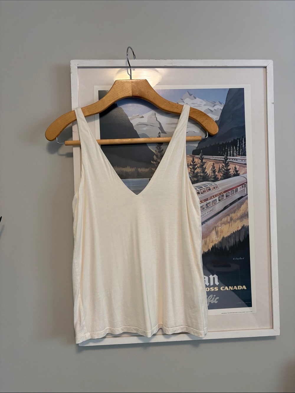 H&M White V-Neck Camisole Tank Top